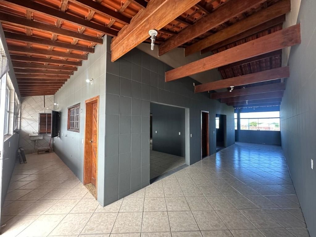 Casa com 3 dormitórios próximo à praia no bairro Agenor de Campos