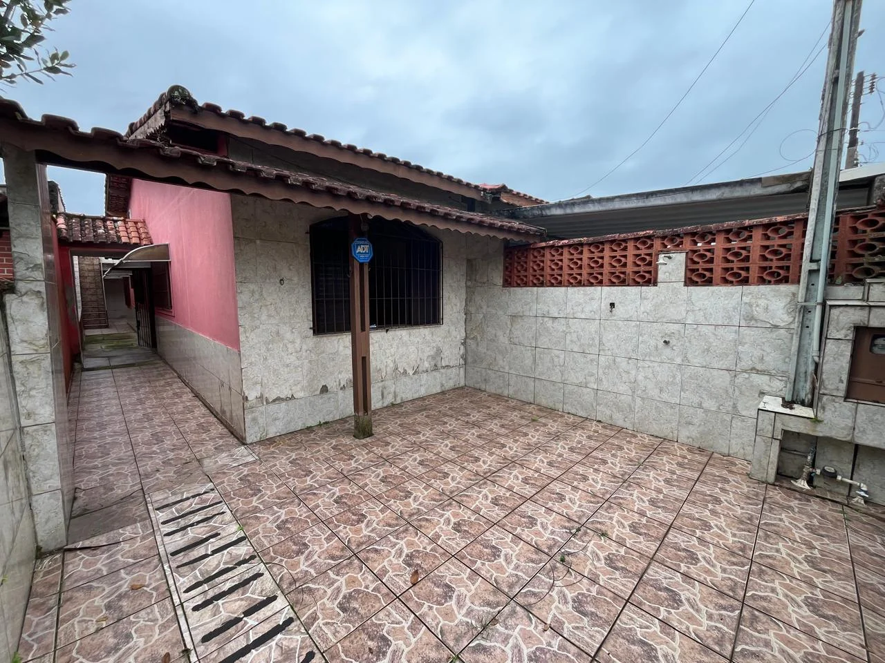 Casa com 2 dormitórios próximo à praia no bairro Itaóca