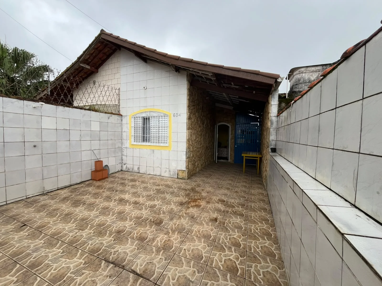 Casa com 2 dormitórios próximo à praia no bairro Jardim Praia Grande