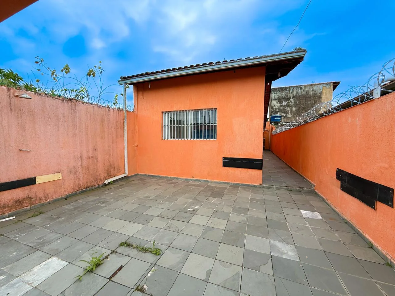 Casa com 2 dormitórios próximo à praia no bairro Agenor de Campos