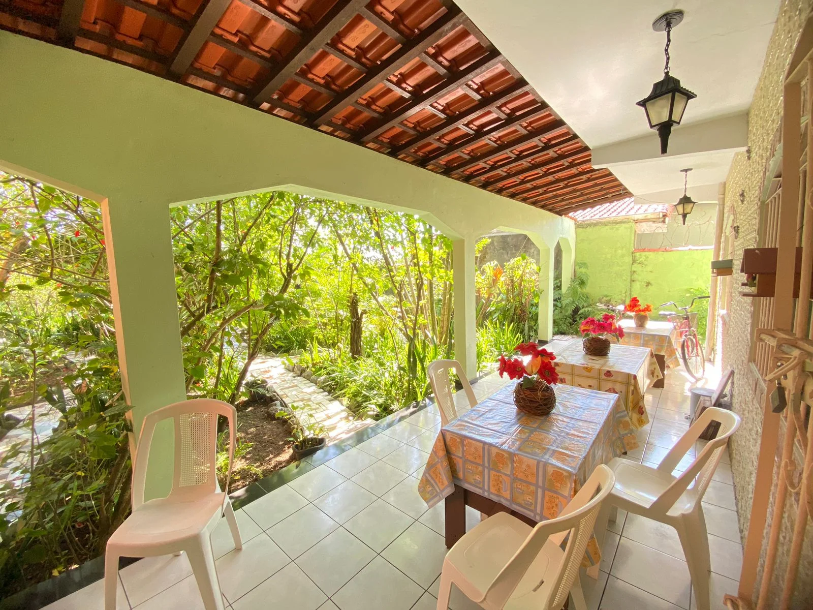 Casa com 3 dormitórios próximo à praia no bairro Flórida Mirim