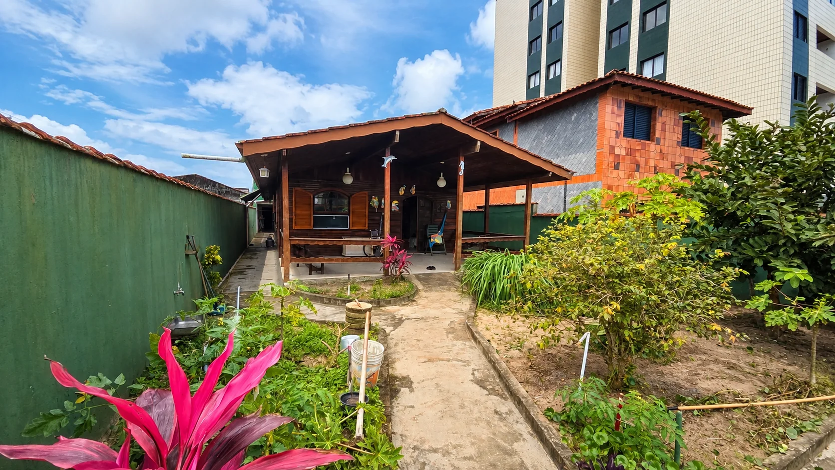 Casa com 4 dormitórios com vista para o mar no bairro Vila Atlântica