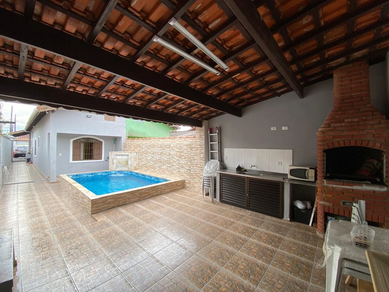 Casa com 2 dormitórios no bairro Vila Atlântica