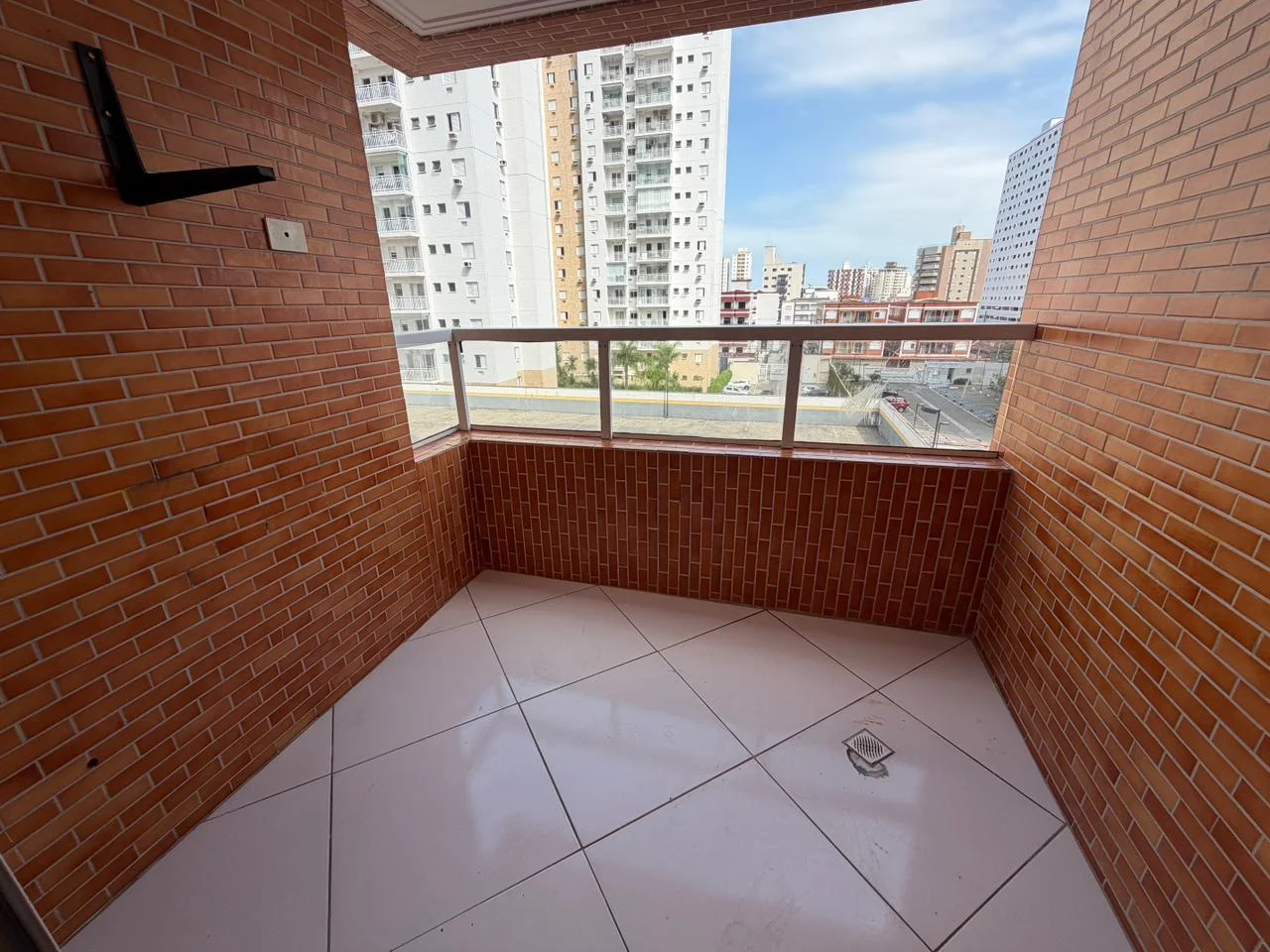 Apartamento com 2 dormitórios com vista para o mar no bairro Ocian