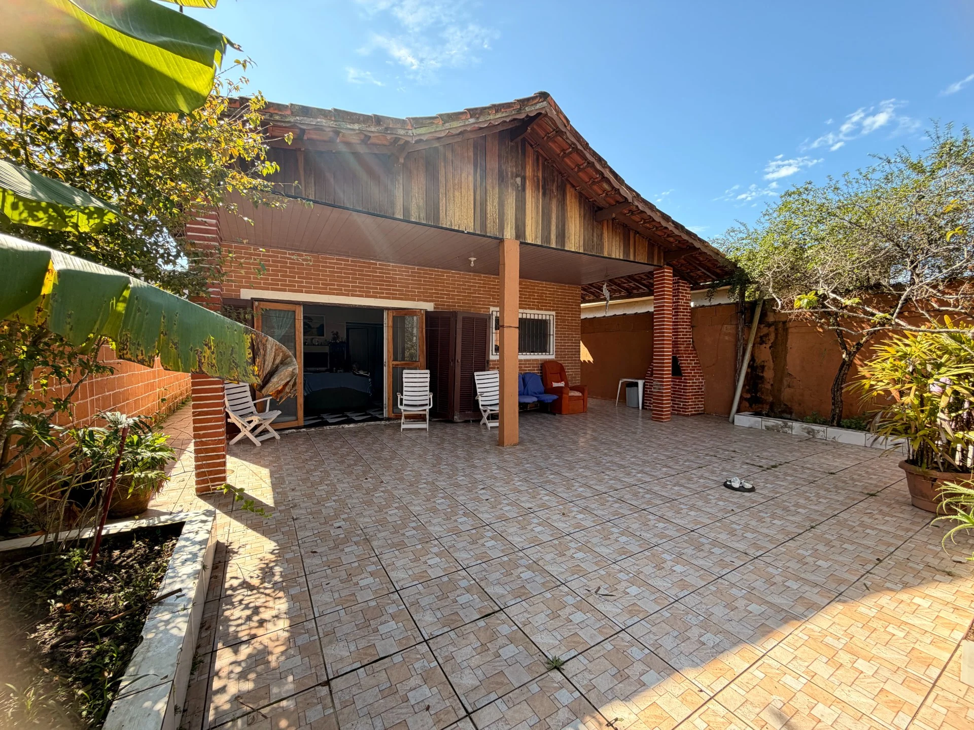 Casa com 3 dormitórios próximo à praia no bairro balneário Marrocos