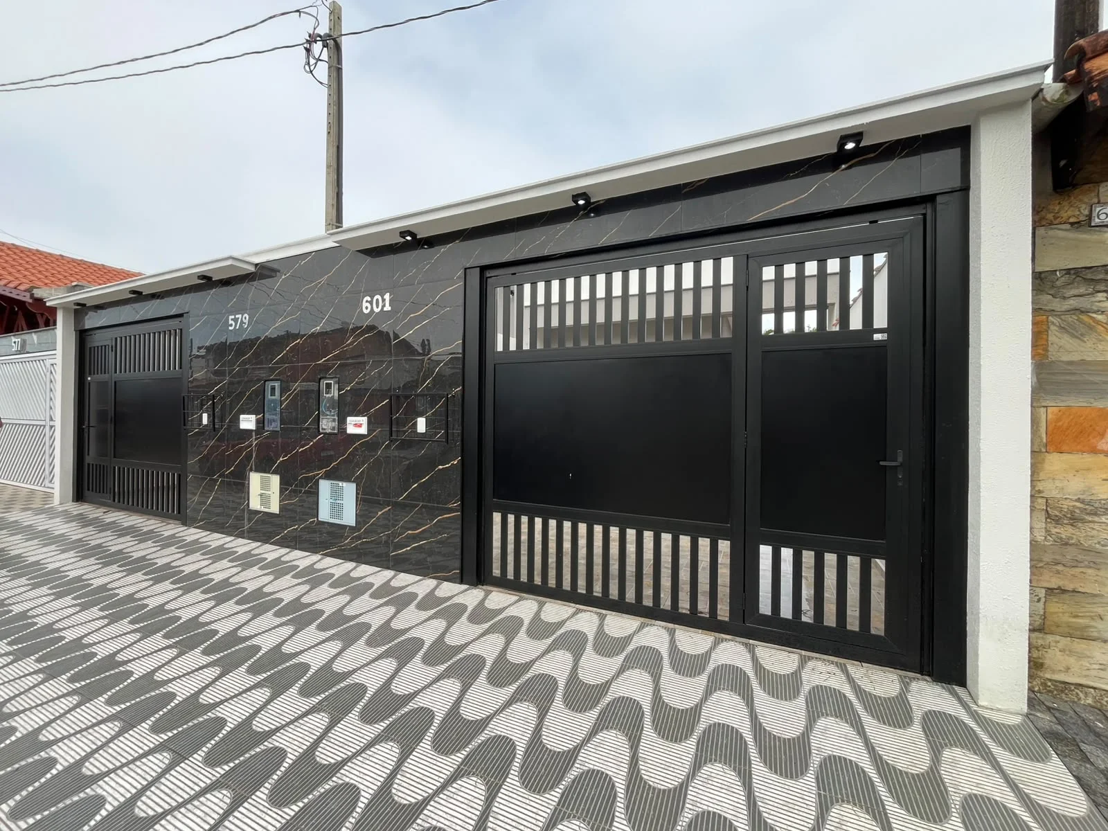 Casa com 2 dormitórios próximo à praia no bairro Vera Cruz